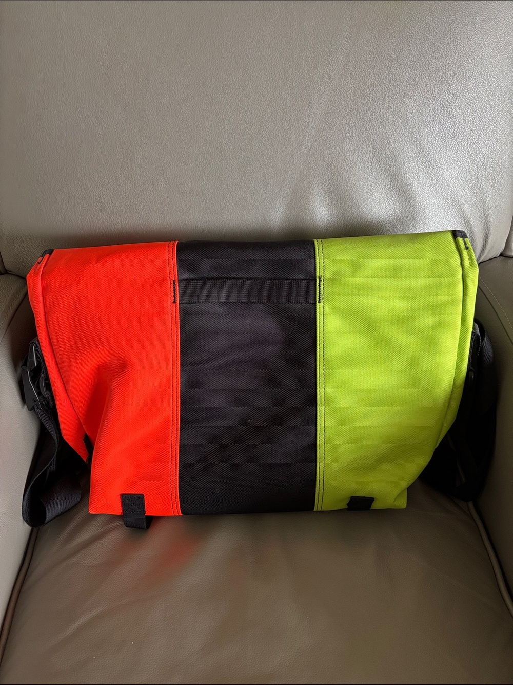 Timbuk2 Messenger/Travel Backpack with Neon Green and Orange Accents. Never used - Picture 4 of 8